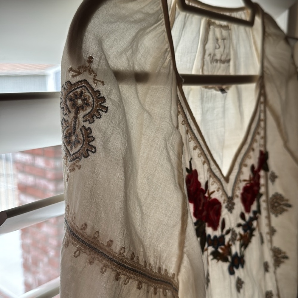 Johnny Was Cream Tunic with Red Rose Embroidery - Picture 5 of 5